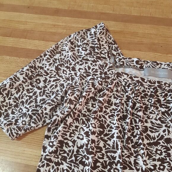 Liz Claiborne Short Sleeve Floral Top - Picture 5 of 9